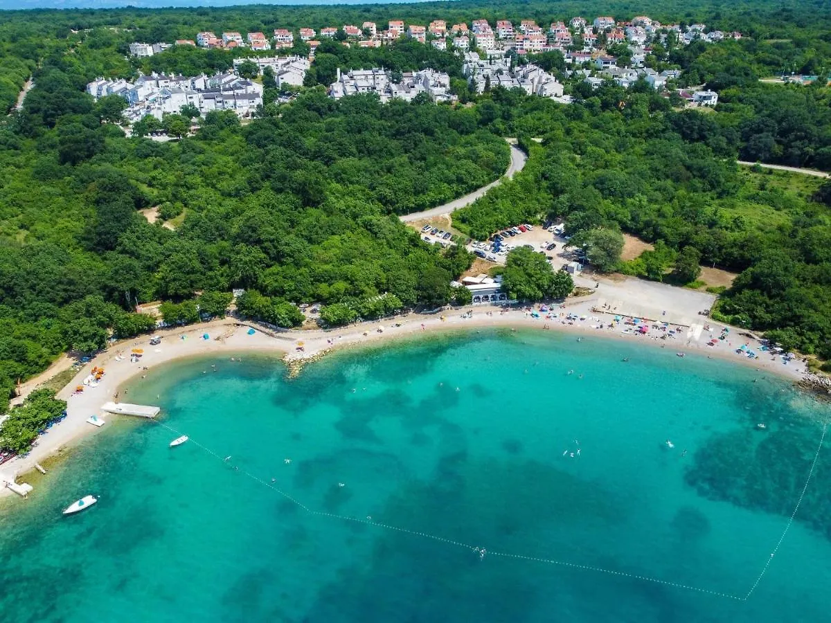 Apartment Albaneze Njivice