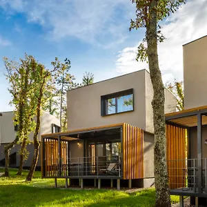 Vila Aminess Younique Gaia, Njivice