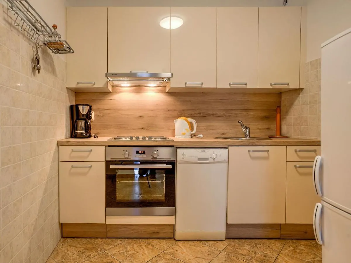 Apartment Albaneze By Interhome Njivice