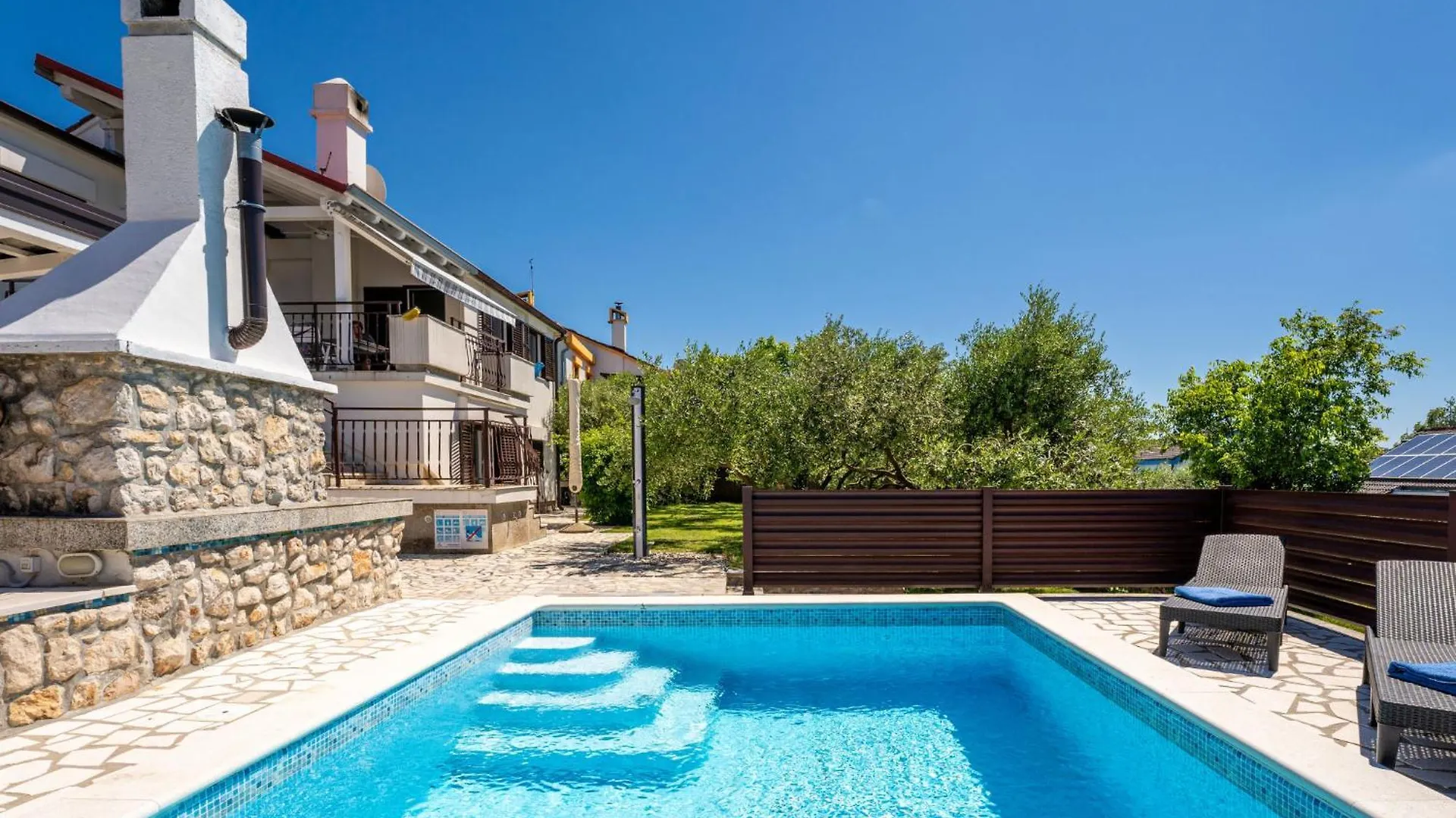 Apartment Albaneze By Interhome Njivice