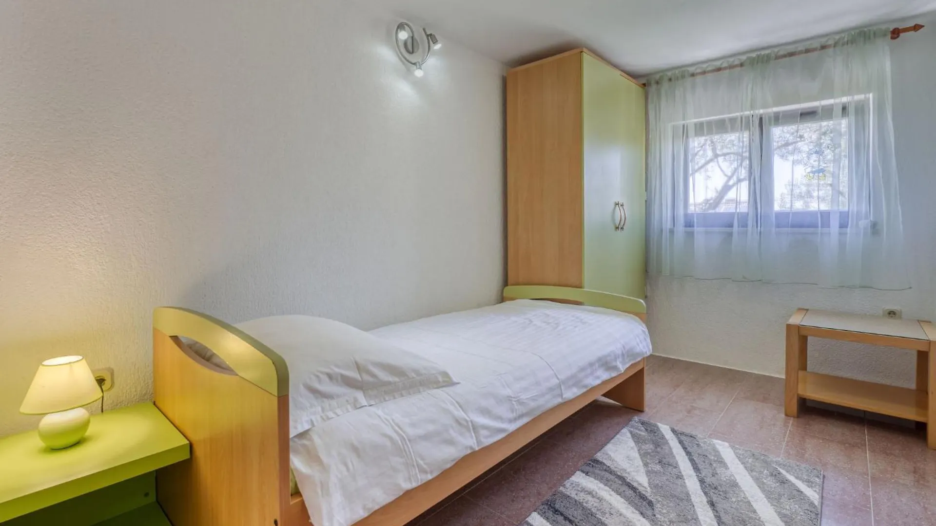 Apartment Albaneze By Interhome Njivice 0*,